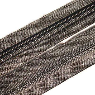 沈陽(yáng)沈河區(qū)華陽(yáng)達(dá)服裝輔料批發(fā)部 多色拉鏈直銷，價(jià)格優(yōu)惠，品質(zhì)可靠